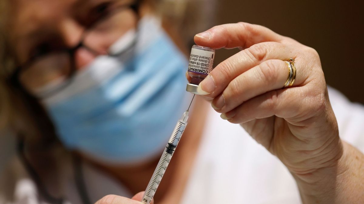 Rada vlády chce zkrátit platnost očkování